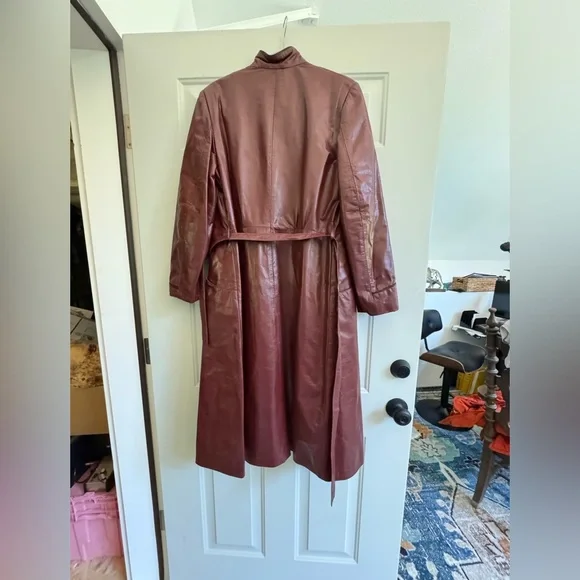 Vintage 70s style Women's Burgundy Leather Coat - Picture 7 of 10